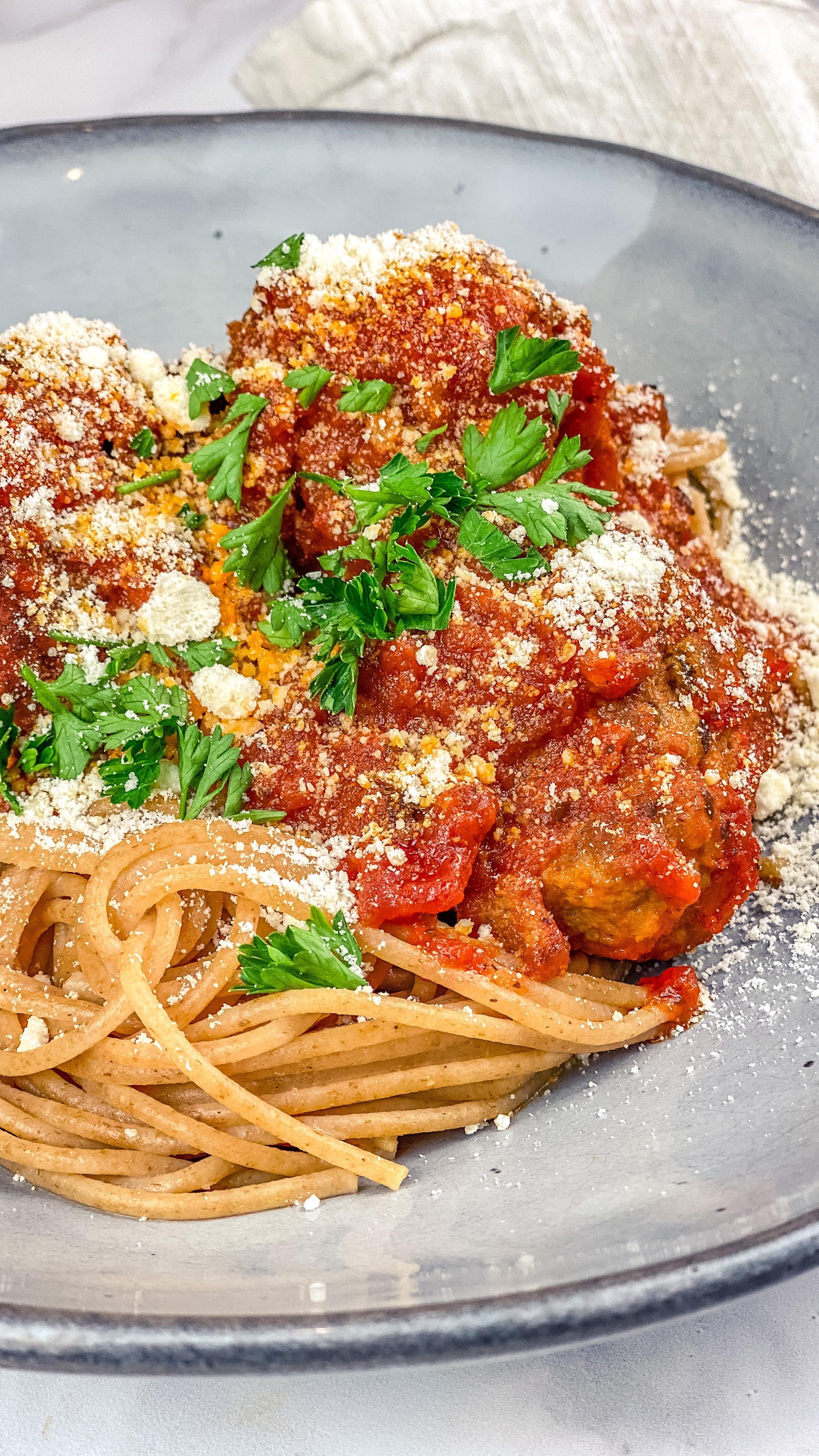 I don’t like to brag but seriously, these hit the mark when it comes to moist, flavorful, and delicious meatballs!! 🤩🍝 This recipe can be the perfect kitchen staple and can be made ahead for weeknight meals or even frozen for later. Trust me, if you're craving some #italian inspired food this is a must have! 
P.S. We've been asked a few times, and my husband makes the best homemade pasta #fromscratch....so that is coming very very soon. 🙌🏻

LINK: https://simplysellskitchen.com/meatballs/

#meatballs #spaghetti #spaghettiandmeatballs #homemadewithlove #homemadefood #homemademeatballs #raos #meat #meateaters #foodblogeats #parmesan #porkmeatballs #pork #feedfeed #foodie #sarasotafoodie #yummyfood #yummy #deliciousfood #saycheese @thefeedfeed @foodblogfeed