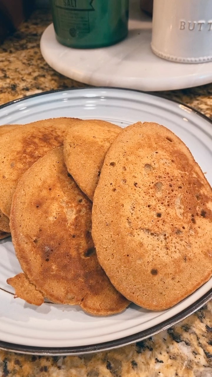 Most weekends these pancakes are a staple in our house! We make them for the kids then freeze the rest for throughout the next couple weeks. Super healthy and packed nutrition with ingredients like oats, bananas, almond milk, vanilla. Oh yeah, they’re also gluten free. 
So Today we decided to sub out the honey for date syrup, which we get from @azurestandard and they were delicious!! 🥰 🥞 
A big Must try for your weekend mornings. 👍🏽

RECIPE: https://simplysellskitchen.com/gluten-free-oat-flour-pancakes/

#bananapancakes #pancakes #saturdaymorning #weekend #breakfastfood #breakfast #oats #oatflour #banana #eggs #vanilla #butter #almondmilk #healthy #nutritious #wholefood #mealprep #family #familylife #yumyum #yummyfood #deliciousfood #notdessert #azurestandard #ingredients #glutenfree #nogluten