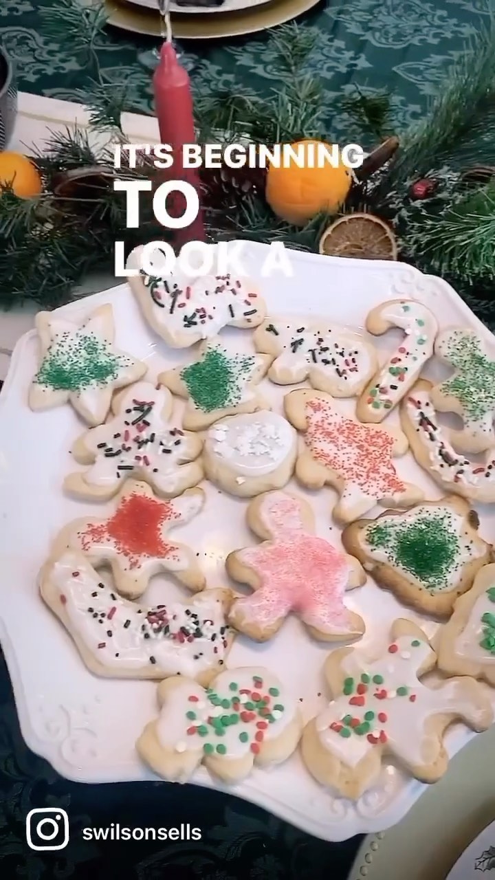 There is something’s so beautiful about setting the stage for Christmas!! The memories to be made, the people to love, the conversations, the baking, the treats, the giving, the wonders of Christmas!! So thankful for my Lord and saviorJesus Christ!! The hope we find in Him is a reason to celebrate for sure!! Happy Birthday Jesus!! #christmas #jesuschrist #jesusisthereasonfortheseason #sellsfam #giving #merrychristmas #familytime #memories #happy #christmasiscoming #christmastime #christmasdecor #christmascookie #cutoutcookies #family #itsbeginningtolookalotlikechristmas #christmastree #tablescape #christmasdecorations